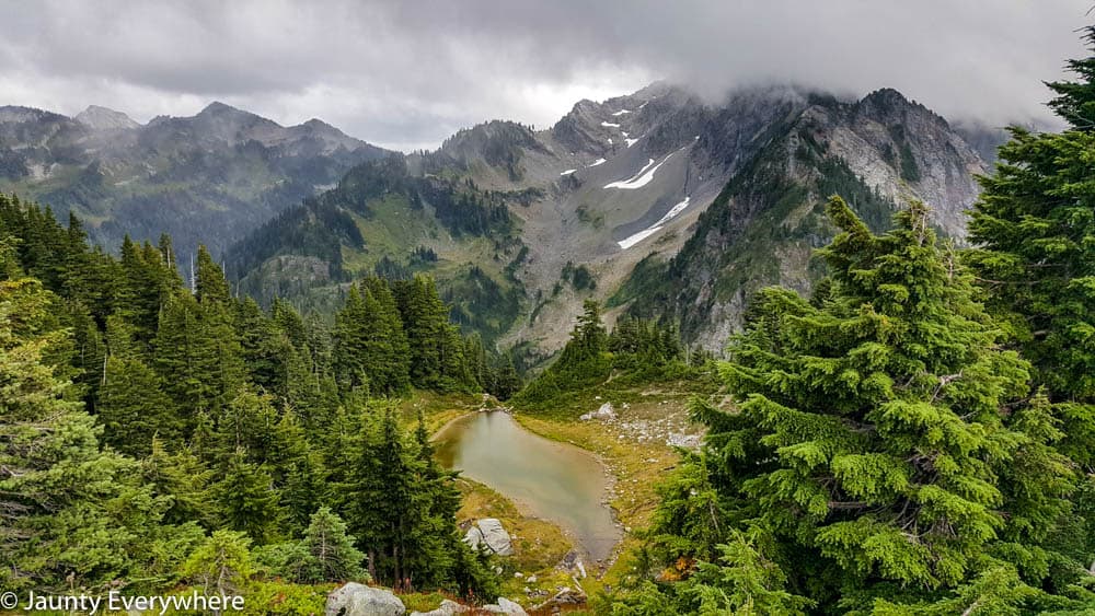 alpine lake view at Anderson pass