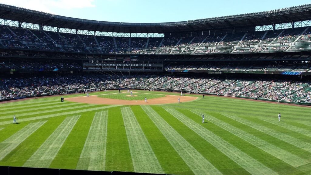 Weekend in Seattle, Baseball field