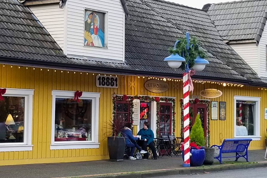 Front of Hot Shots Coffee Shop in Poulsbo